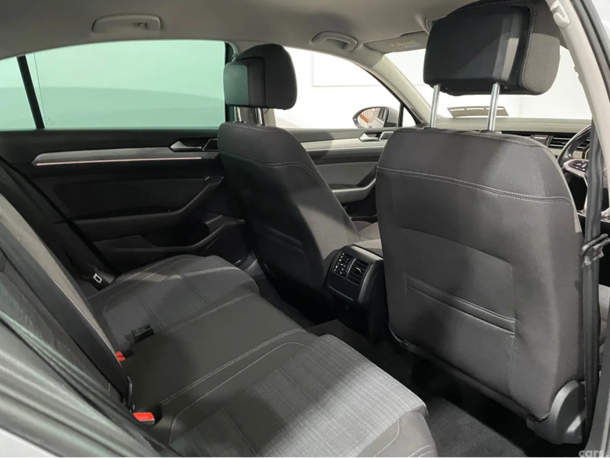 Volkswagen Passat Saloon, Diesel, 2022, Grey