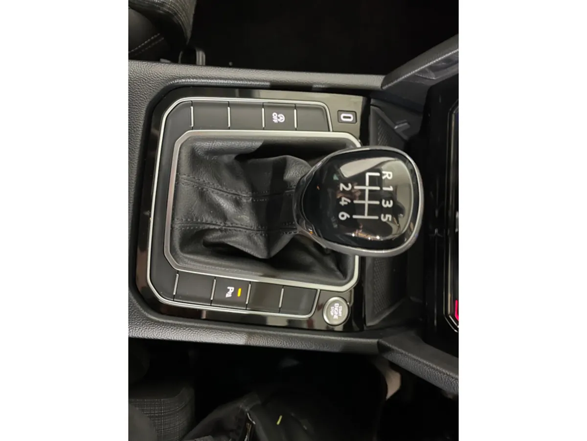 Volkswagen Passat Saloon, Diesel, 2022, Grey