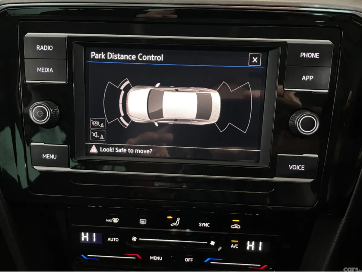 Volkswagen Passat Saloon, Diesel, 2022, Grey