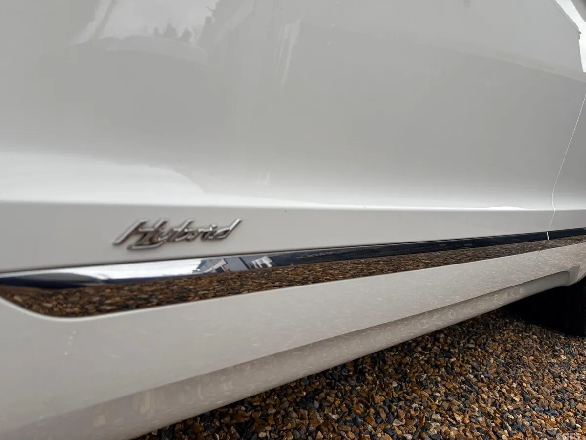Bentley Bentayga Estate, Petrol Hybrid, 2020, White