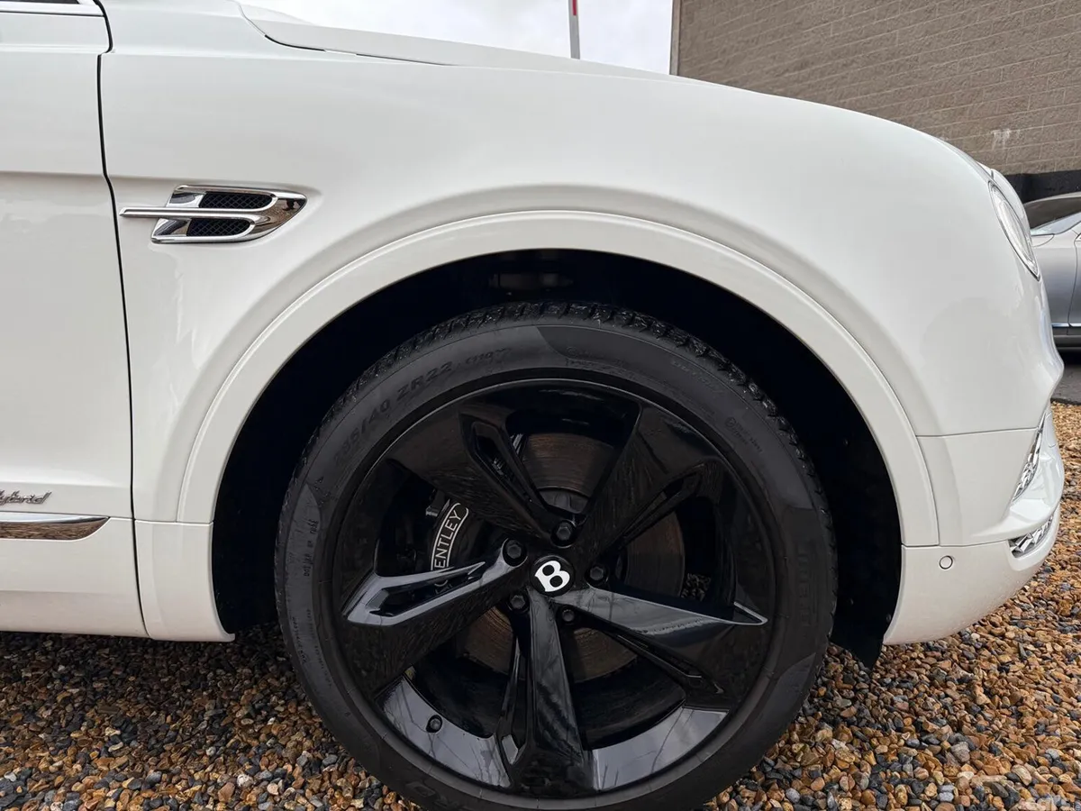 Bentley Bentayga Estate, Petrol Hybrid, 2020, White