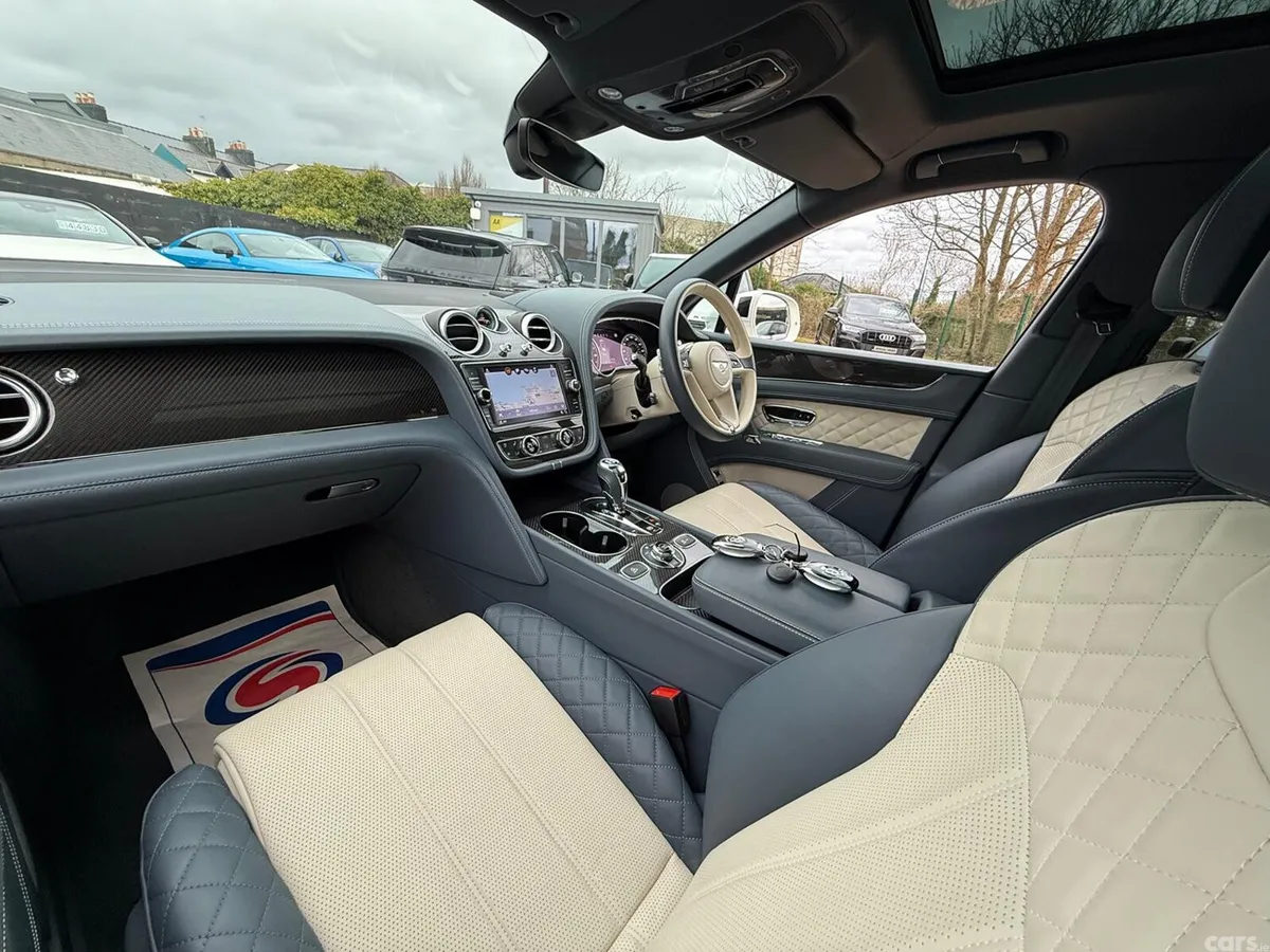 Bentley Bentayga Estate, Petrol Hybrid, 2020, White