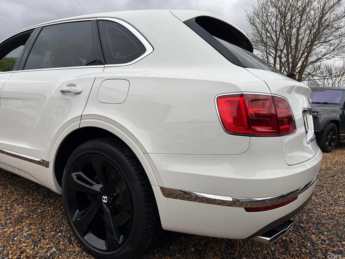 Bentley Bentayga Estate, Petrol Hybrid, 2020, White