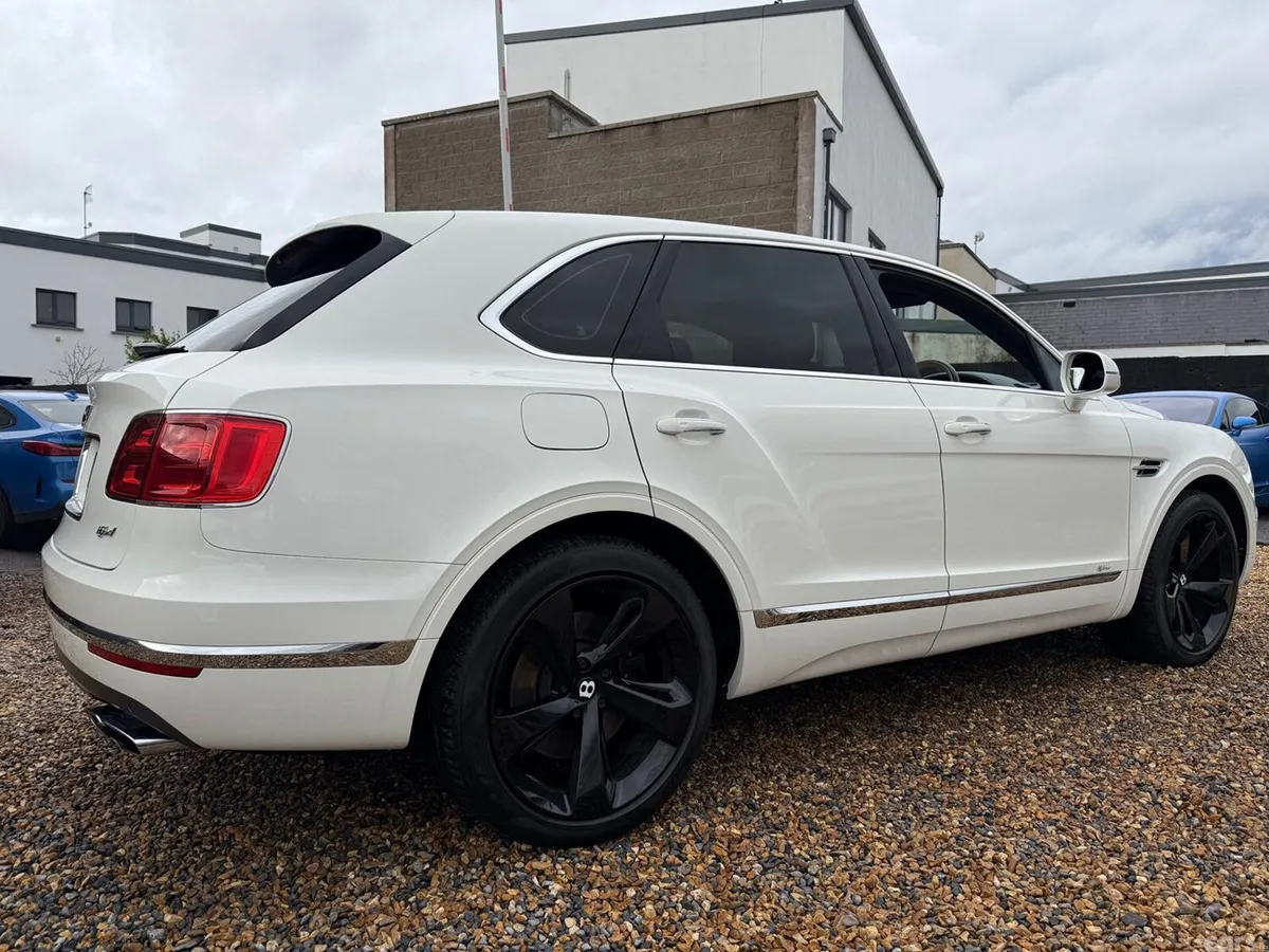 Bentley Bentayga Estate, Petrol Hybrid, 2020, White