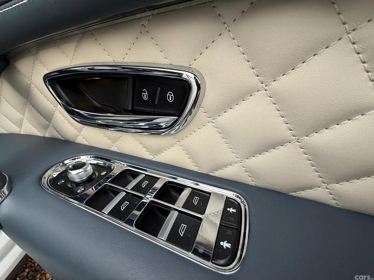 Bentley Bentayga Estate, Petrol Hybrid, 2020, White