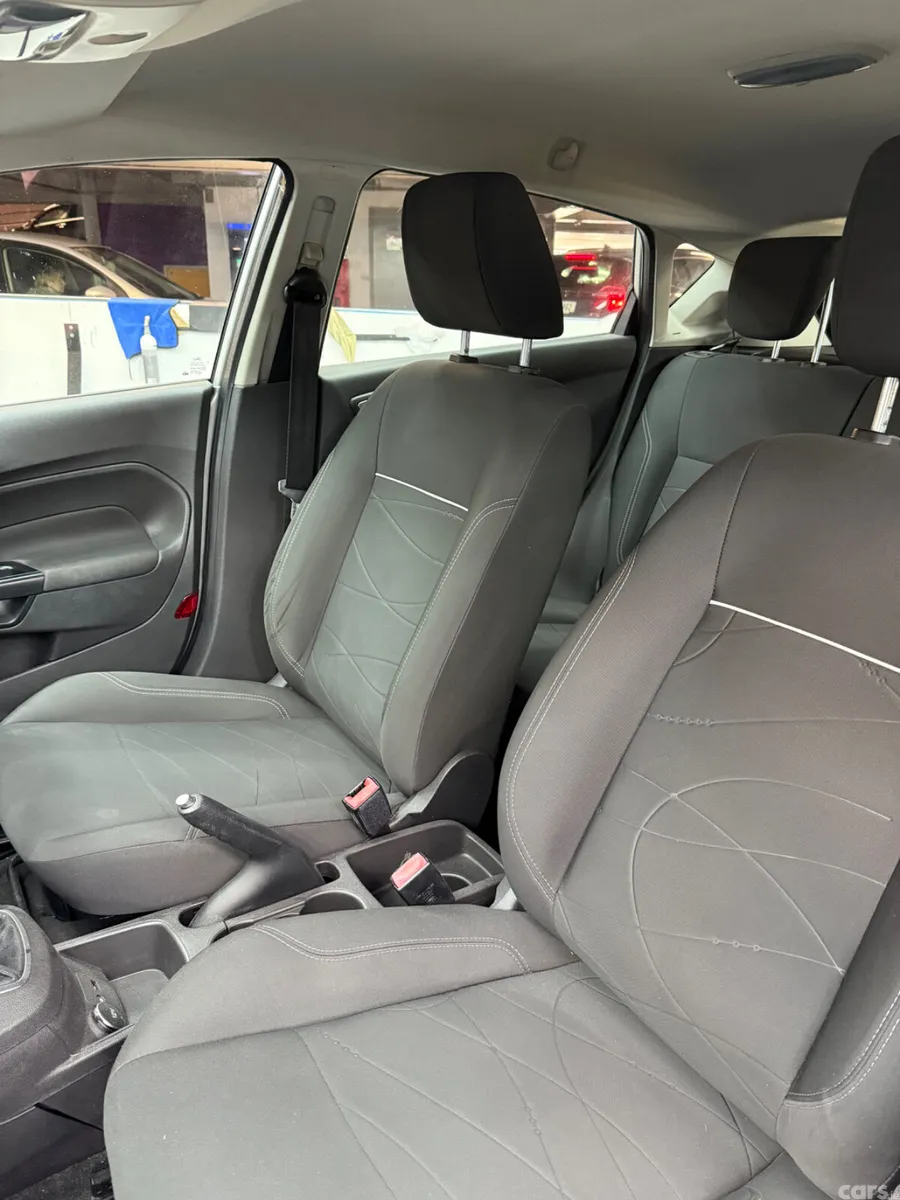 Ford Fiesta Hatchback, Petrol, 2015, Silver