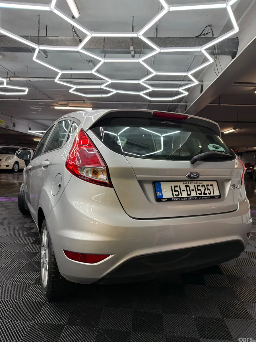 Ford Fiesta Hatchback, Petrol, 2015, Silver