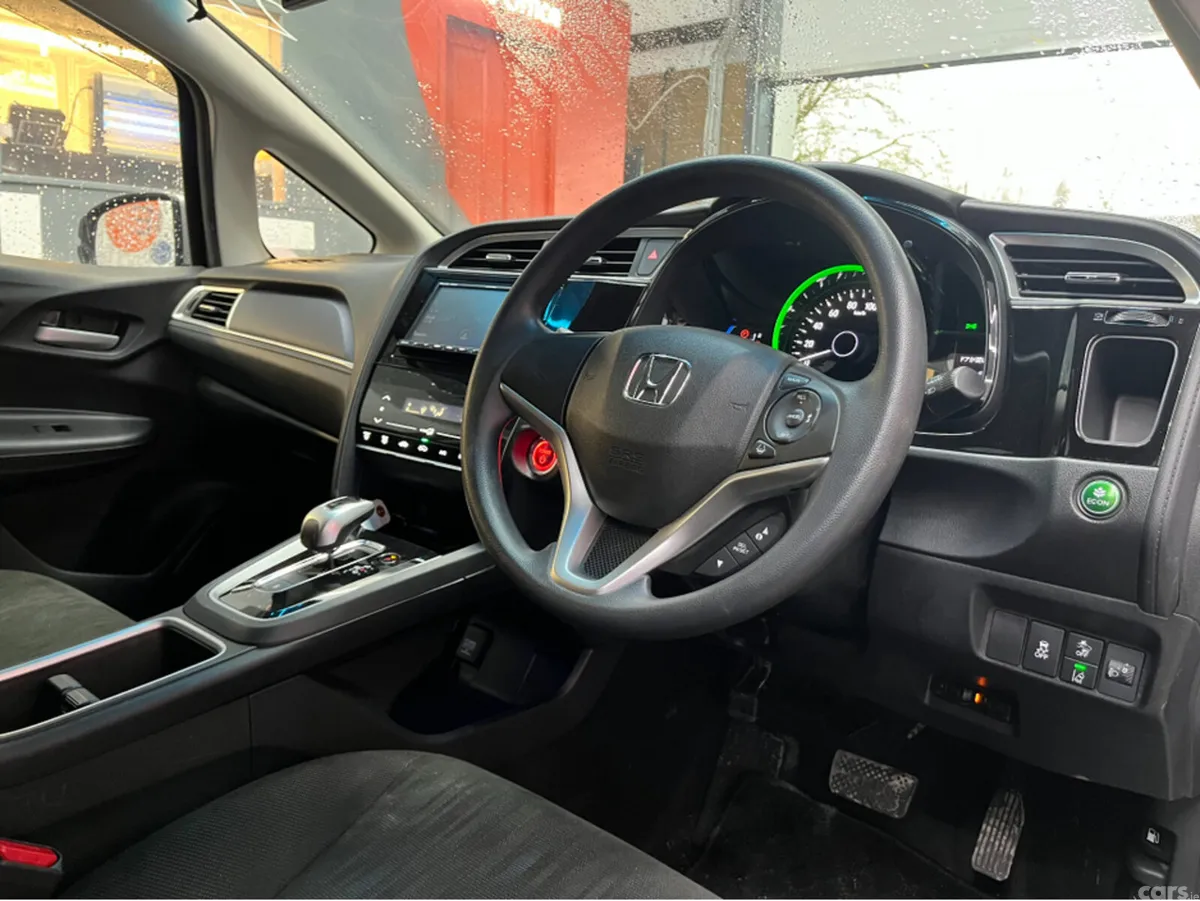 Honda Shuttle MPV, Petrol Hybrid, 2022, Silver