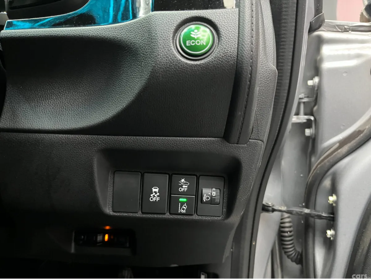 Honda Shuttle MPV, Petrol Hybrid, 2022, Silver