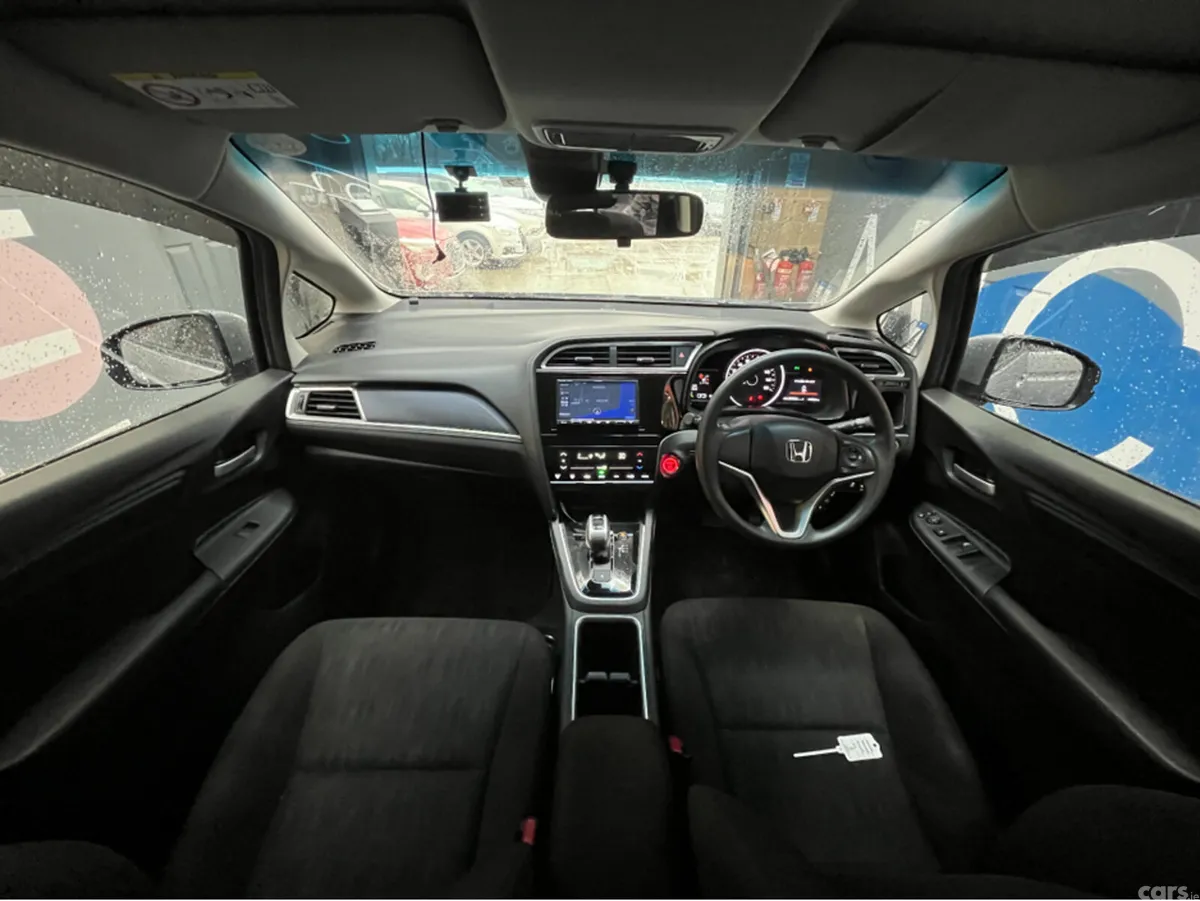 Honda Shuttle MPV, Petrol Hybrid, 2022, Silver