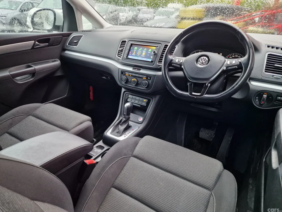Volkswagen Sharan MPV, Petrol, 2017, White
