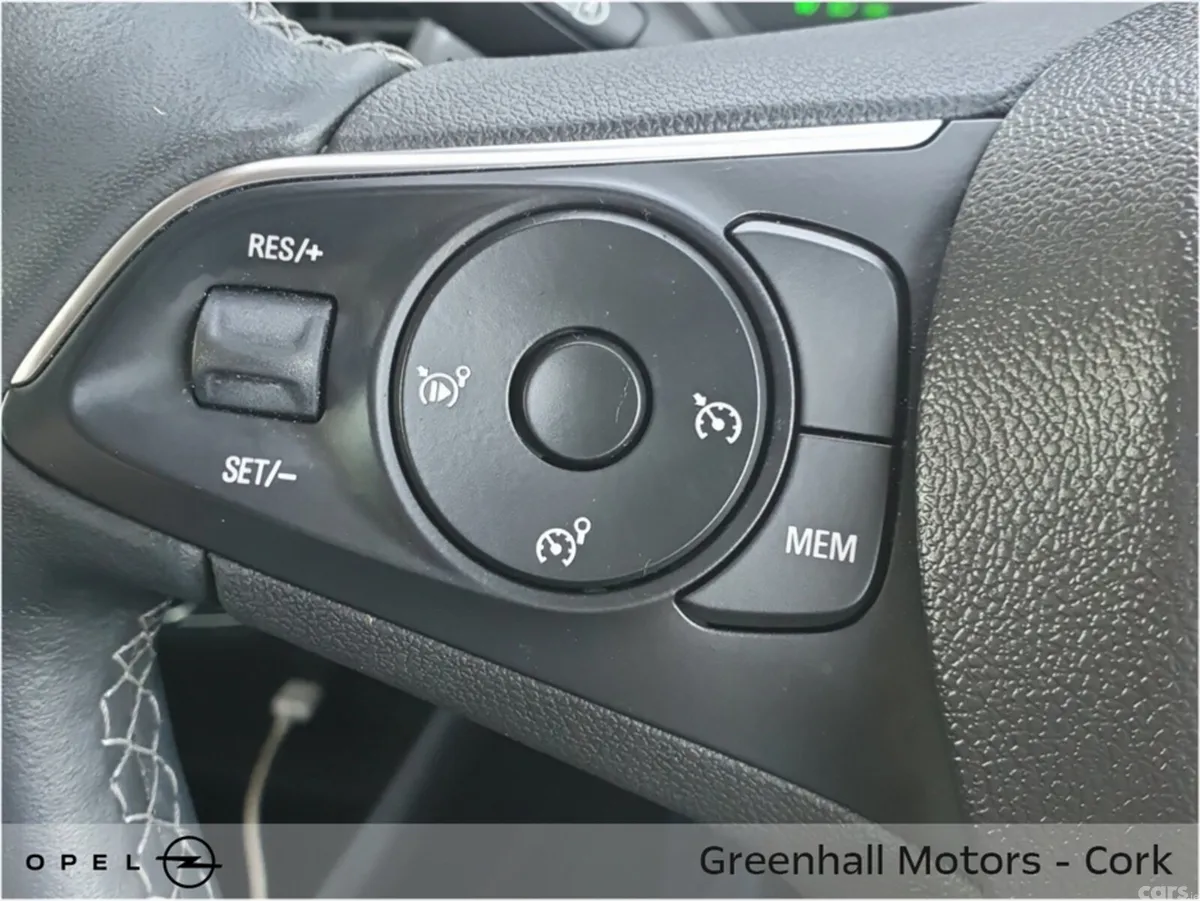 Opel Crossland SUV, Diesel, 2023, Black