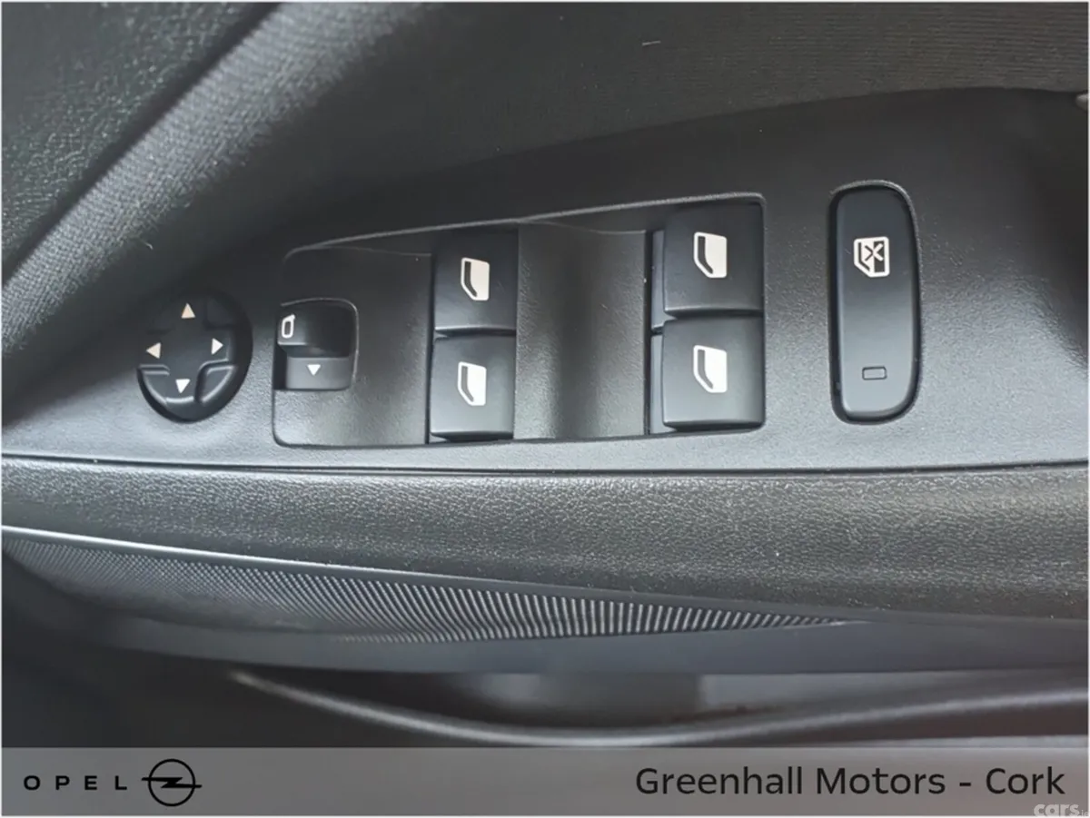 Opel Crossland SUV, Diesel, 2023, Black