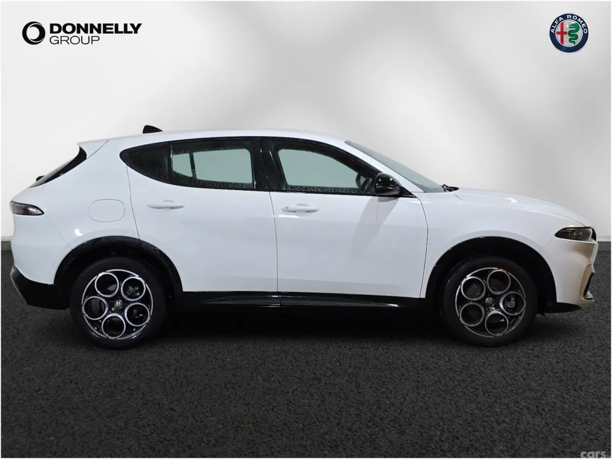 Alfa Romeo Tonale Hatchback, Petrol, 2024, White