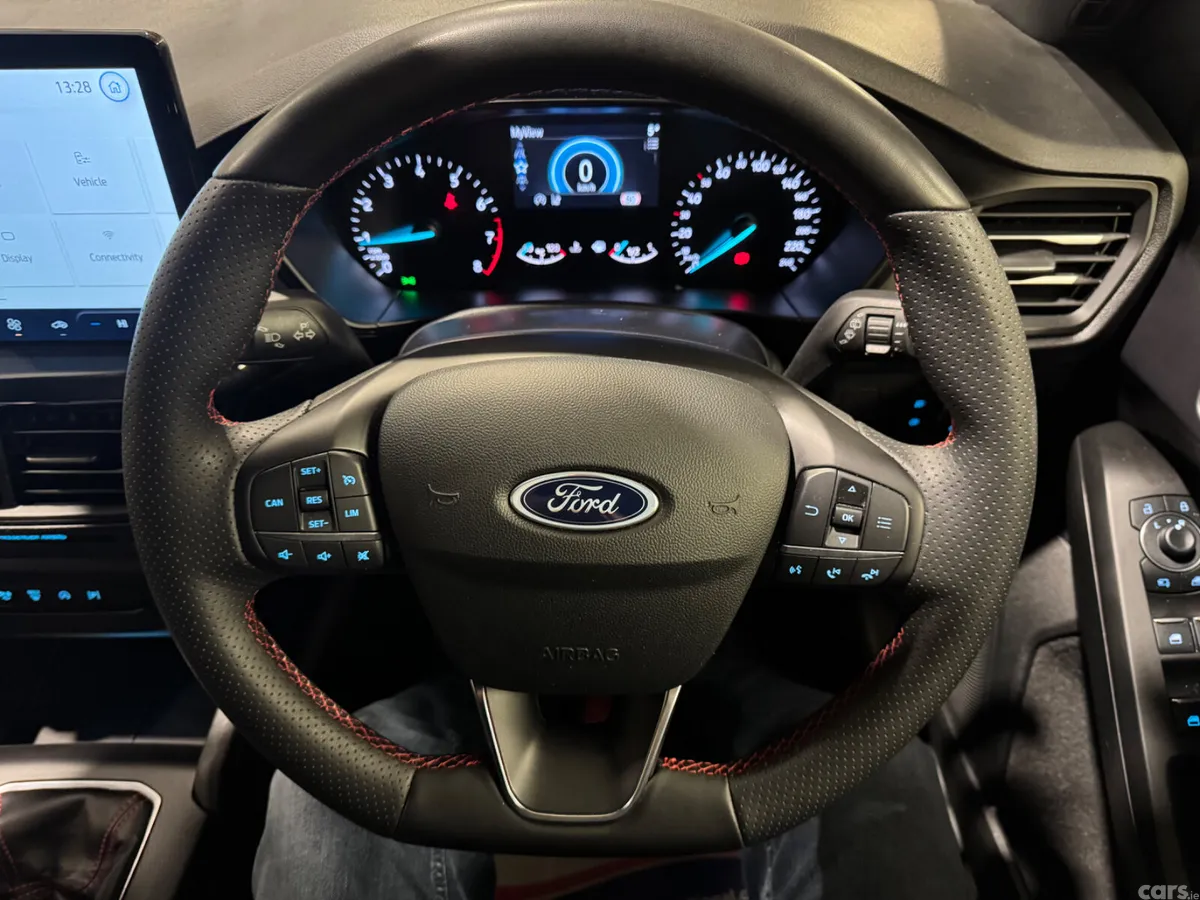 Ford Focus Hatchback, Petrol Hybrid, 2025, Grey