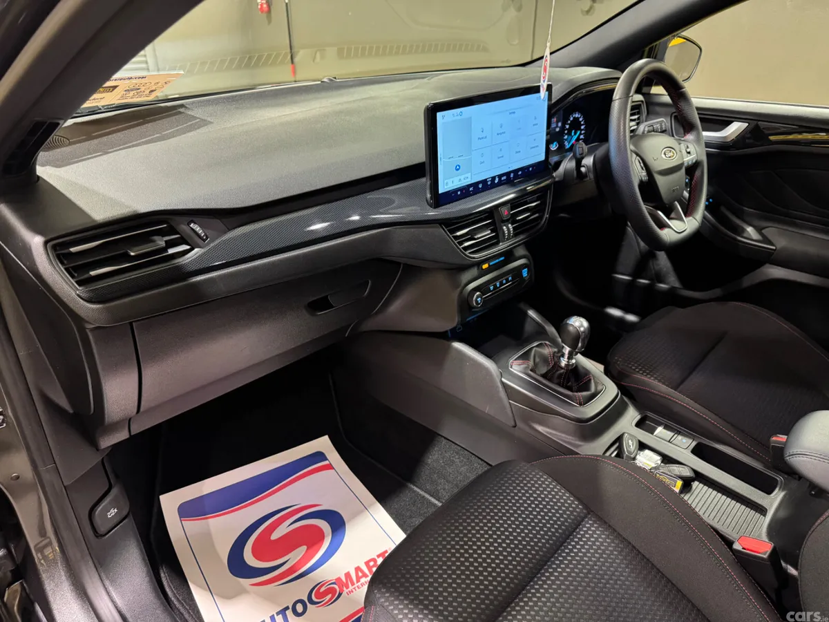 Ford Focus Hatchback, Petrol Hybrid, 2025, Grey