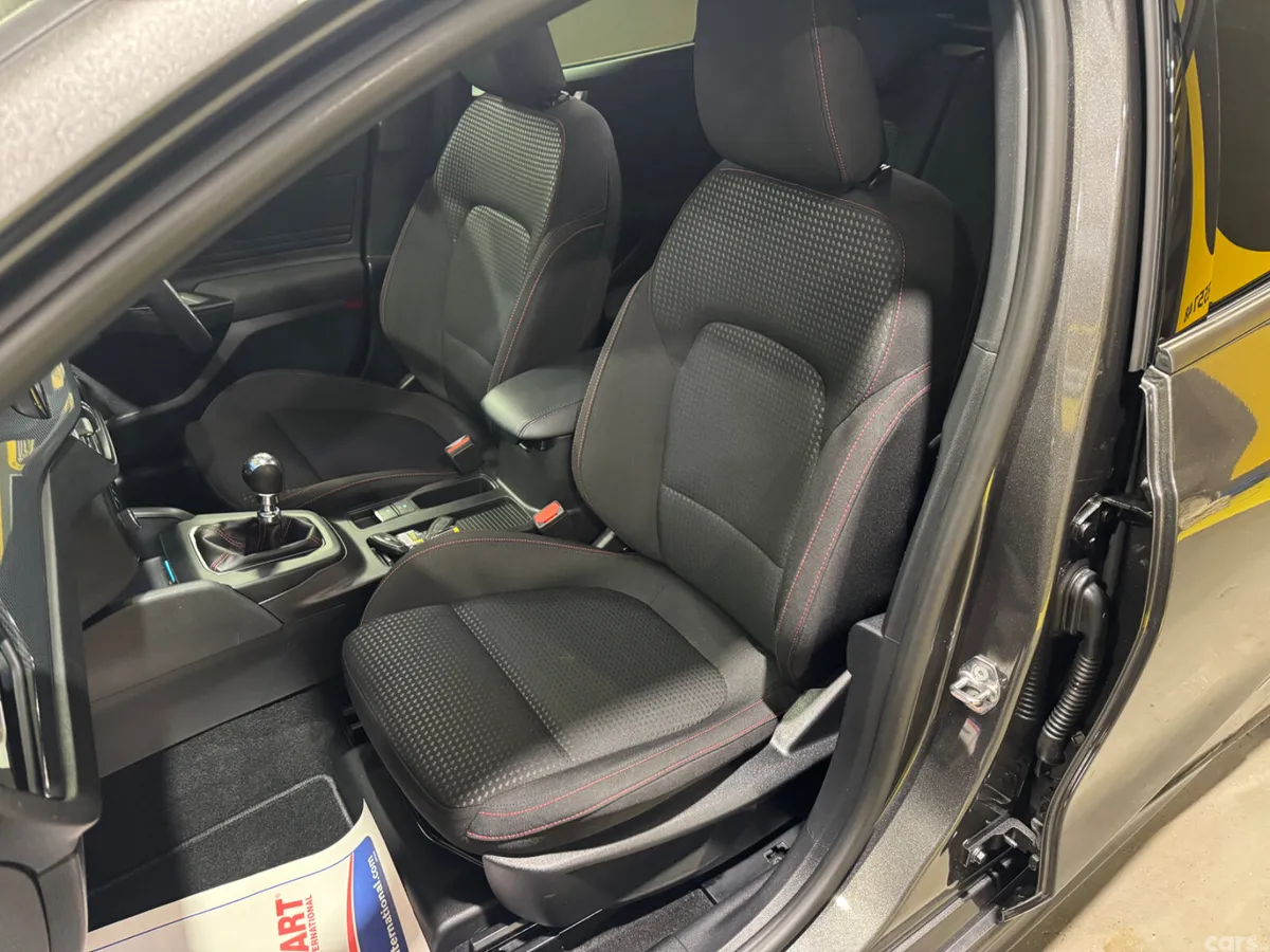 Ford Focus Hatchback, Petrol Hybrid, 2025, Grey