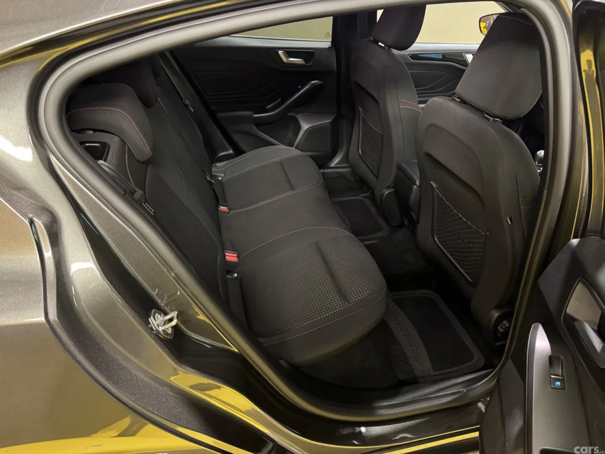Ford Focus Hatchback, Petrol Hybrid, 2025, Grey