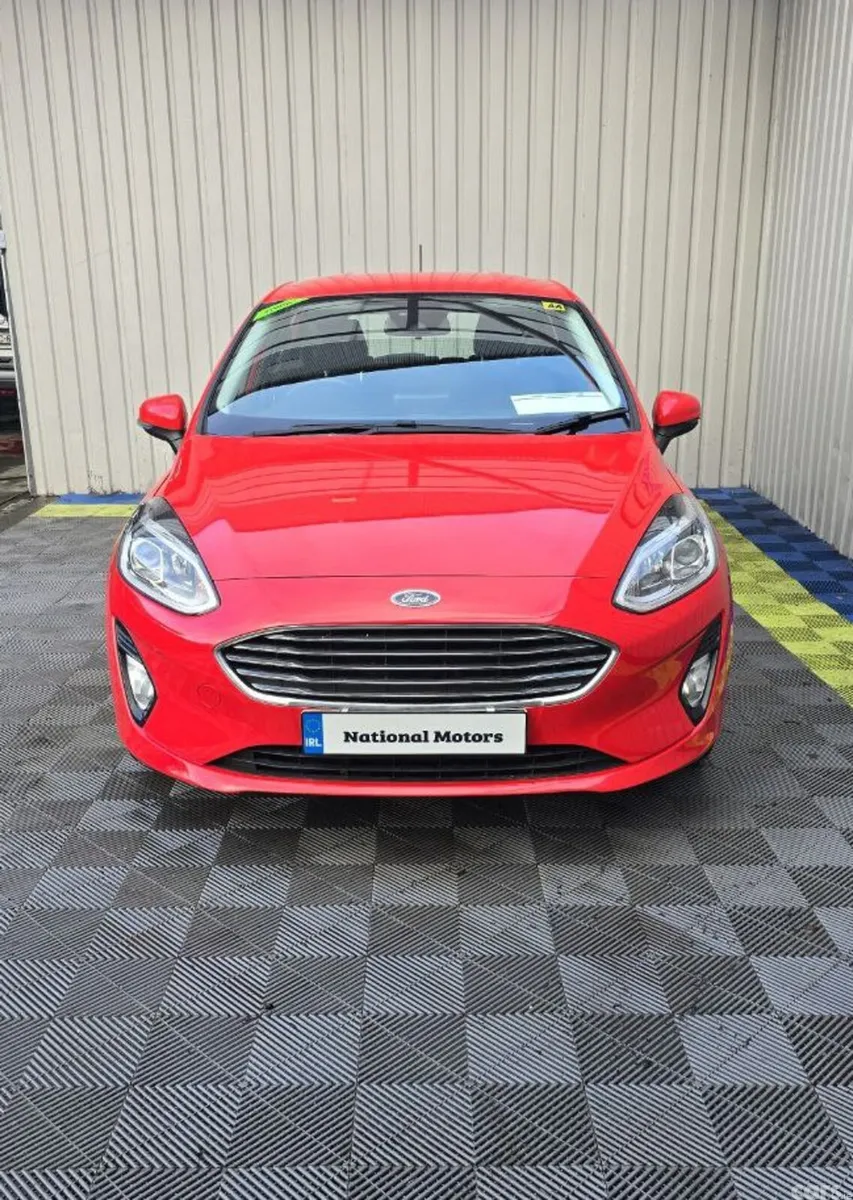 Ford Fiesta Hatchback, Petrol, 2018, Red