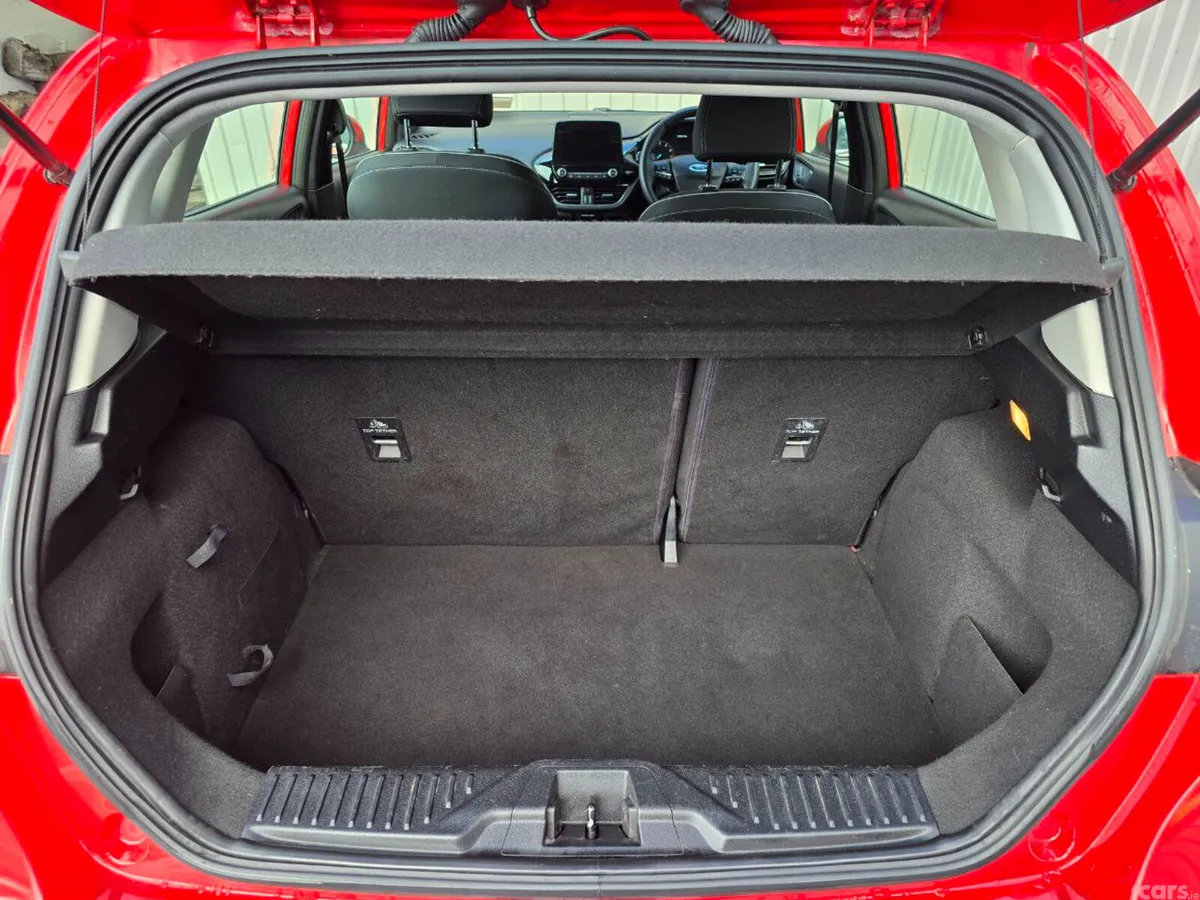Ford Fiesta Hatchback, Petrol, 2018, Red
