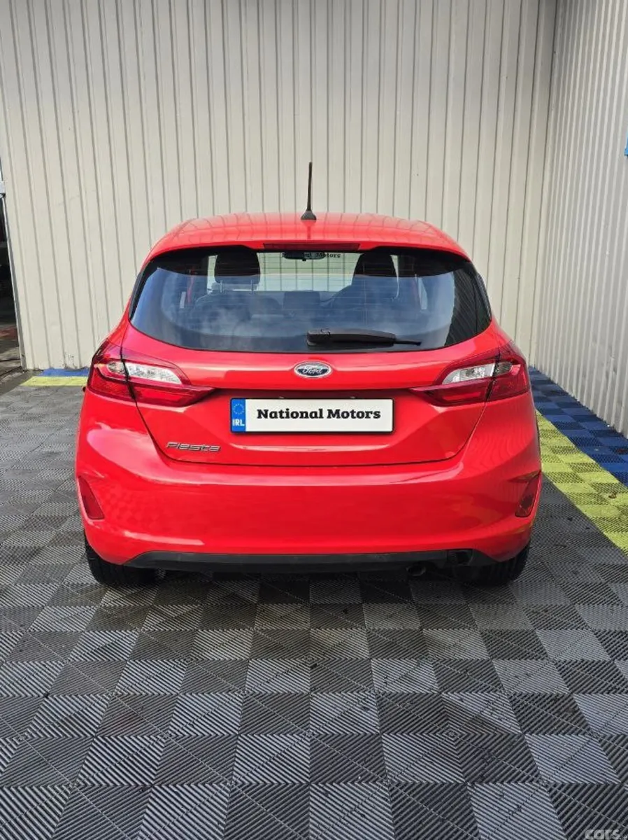 Ford Fiesta Hatchback, Petrol, 2018, Red