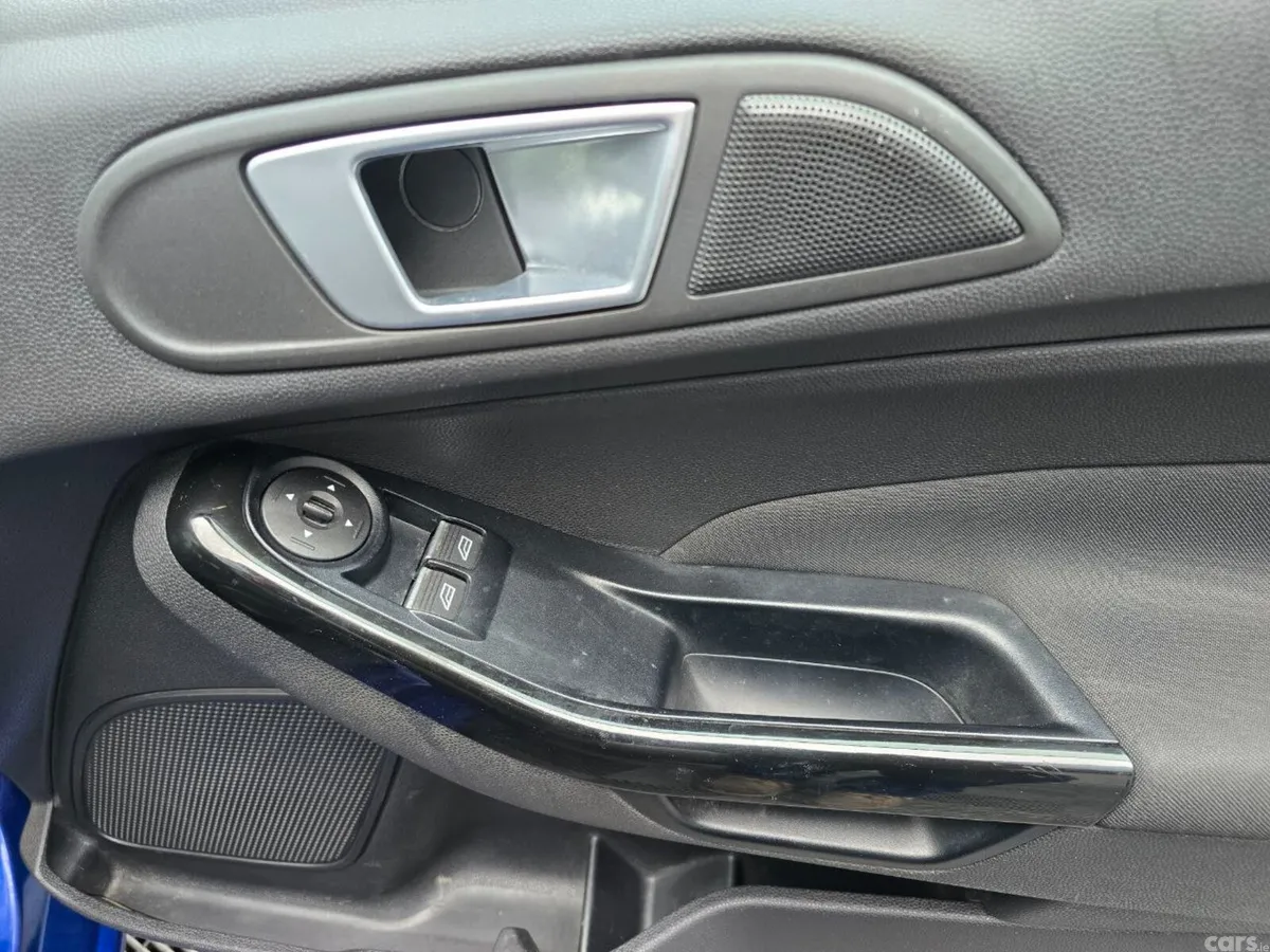 Ford Fiesta Hatchback, Petrol, 2017, Blue