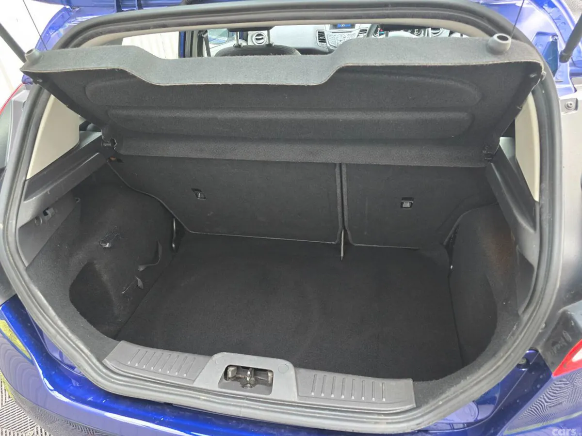 Ford Fiesta Hatchback, Petrol, 2017, Blue