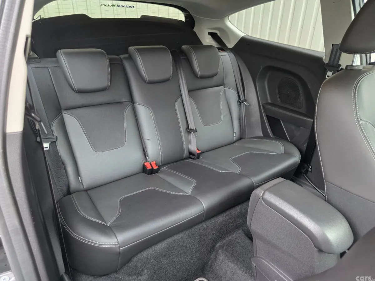 Ford Fiesta Hatchback, Petrol, 2017, Black