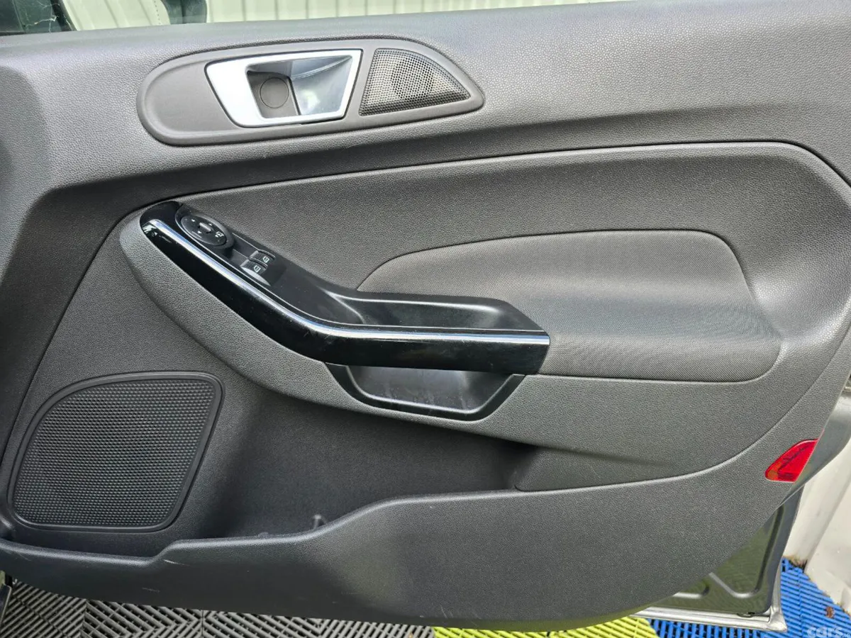 Ford Fiesta Hatchback, Petrol, 2015, Grey