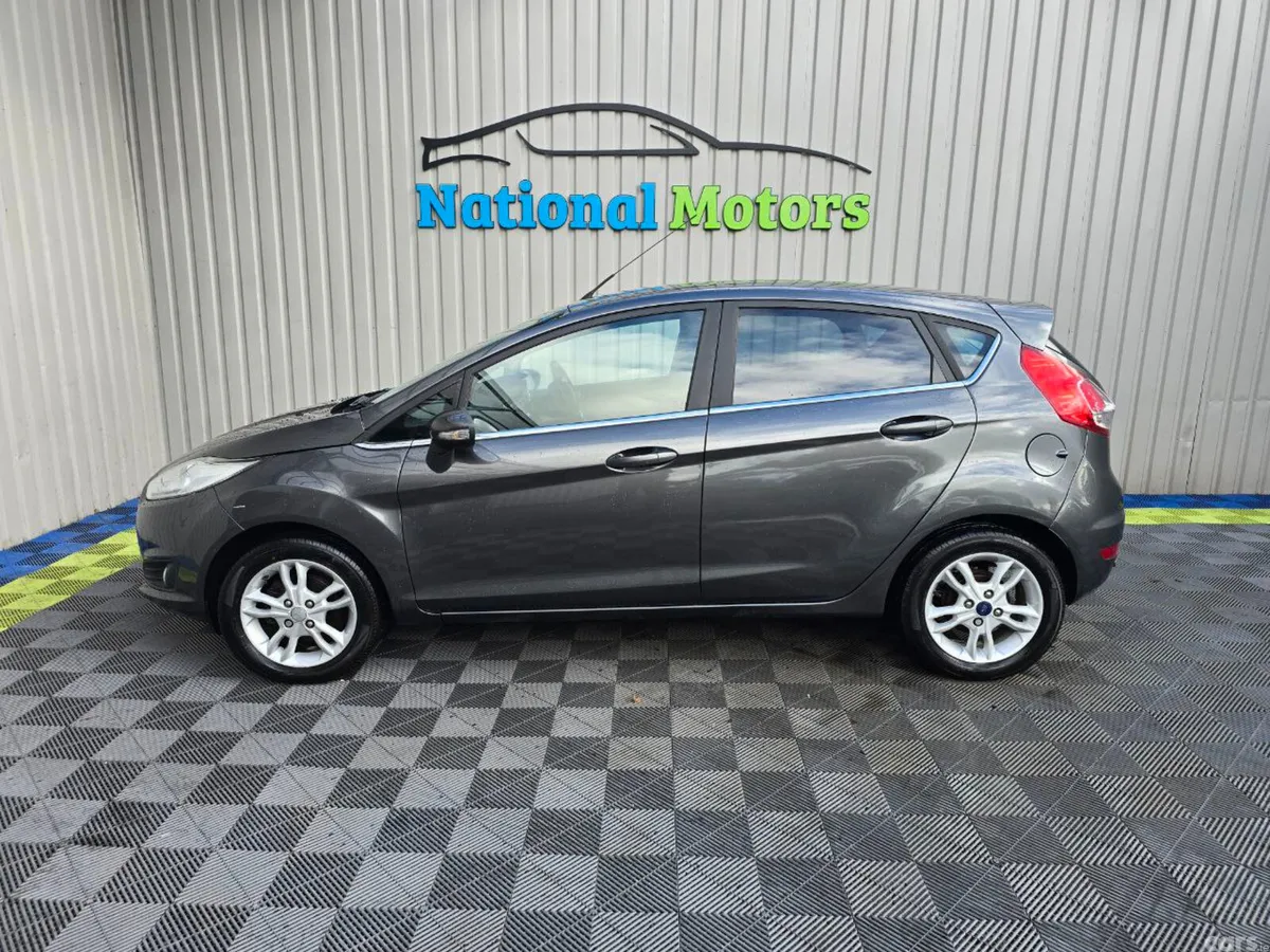 Ford Fiesta Hatchback, Petrol, 2015, Grey