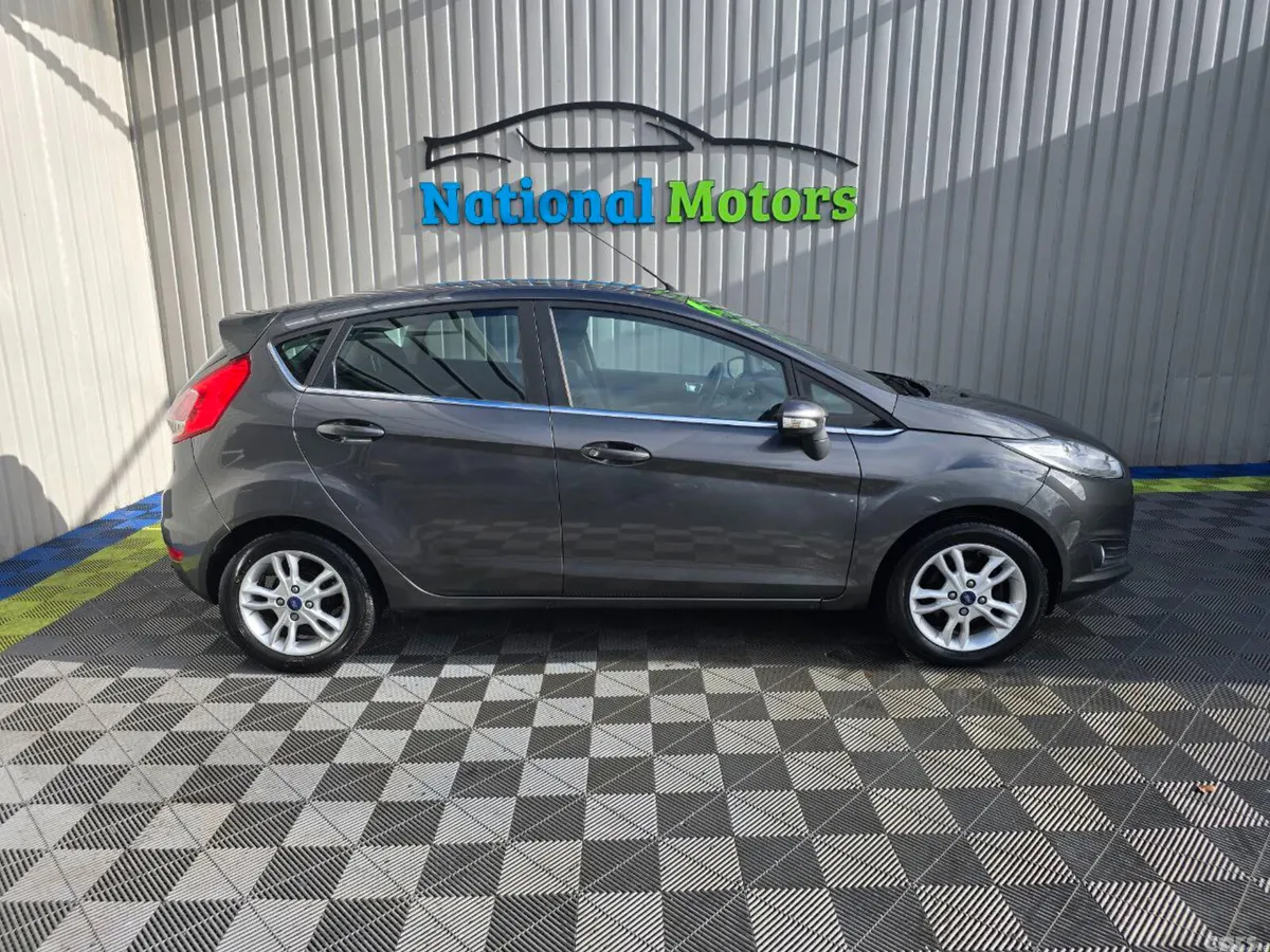 Ford Fiesta Hatchback, Petrol, 2015, Grey