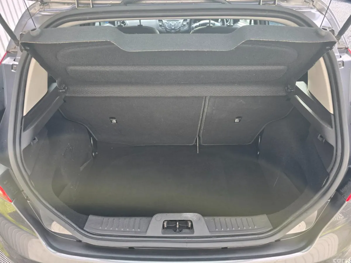 Ford Fiesta Hatchback, Petrol, 2015, Grey