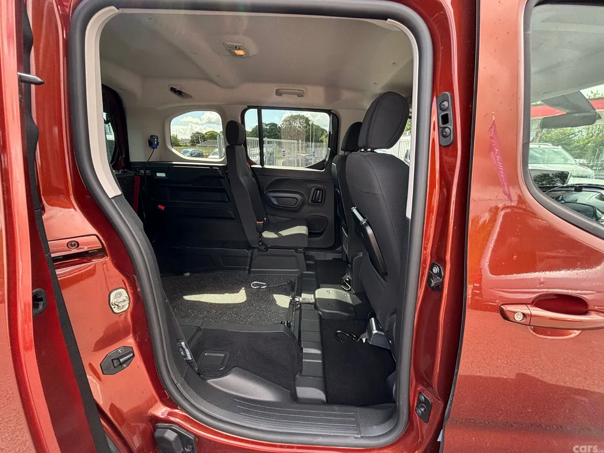 Peugeot Rifter MPV, Diesel, 2022, Orange