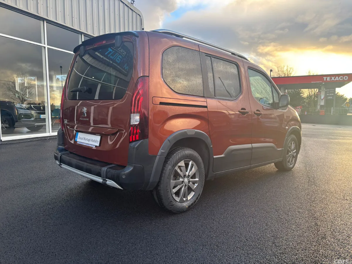 Peugeot Rifter MPV, Diesel, 2022, Orange