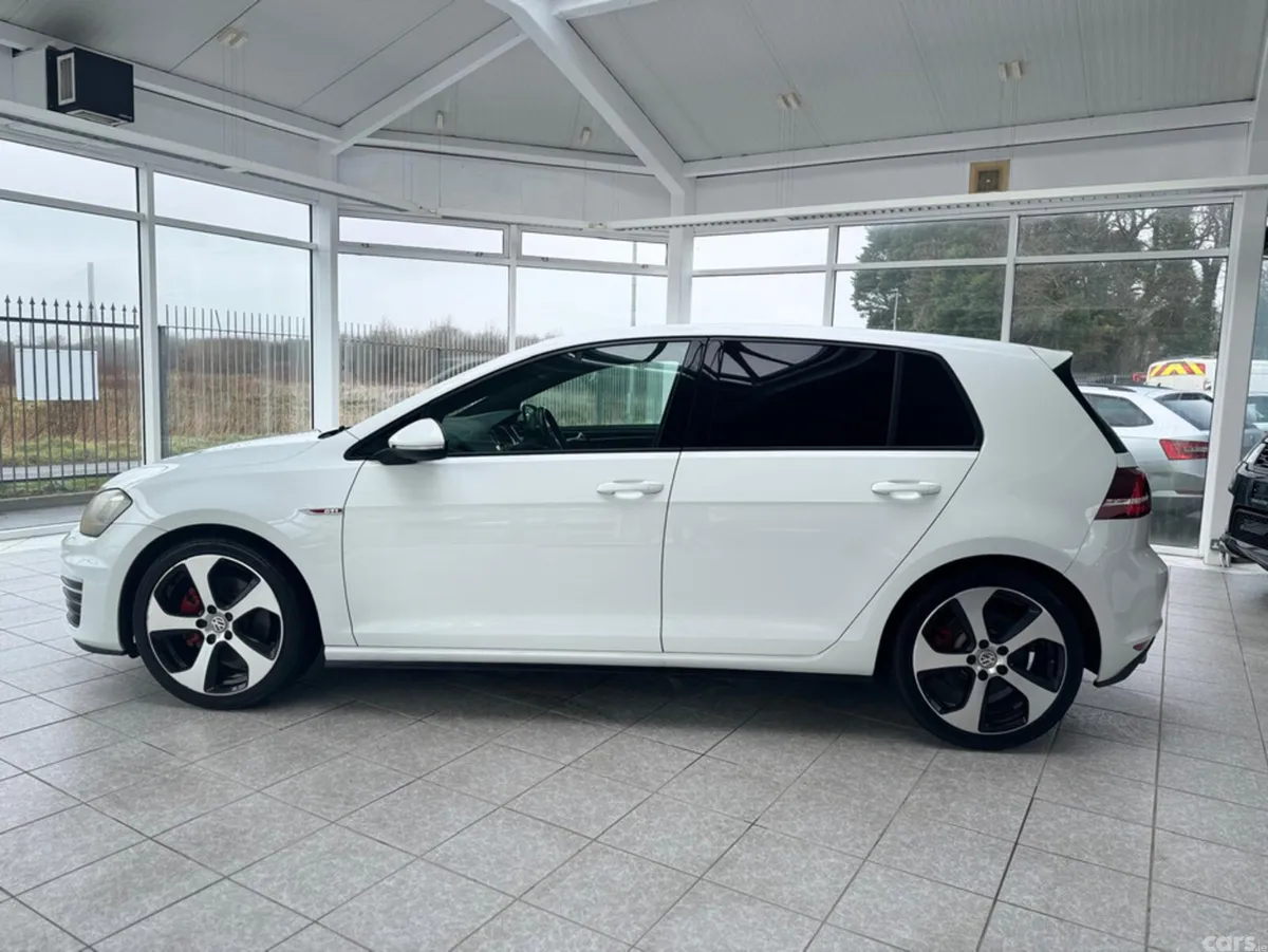 Volkswagen Golf Hatchback, Petrol, 2014, White
