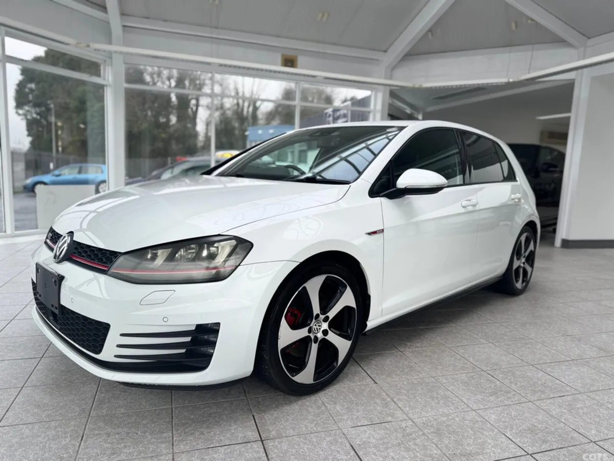 Volkswagen Golf Hatchback, Petrol, 2014, White