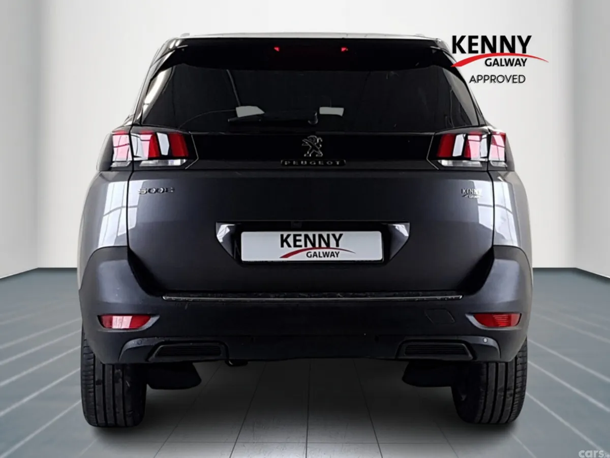 Peugeot 5008 MPV, Diesel, 2024, Grey