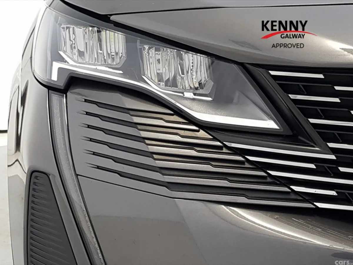 Peugeot 5008 MPV, Diesel, 2024, Grey