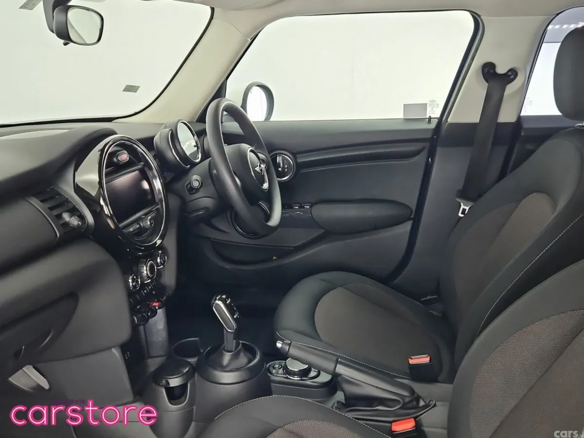 Mini Cooper Hatchback, Petrol, 2018, Blue