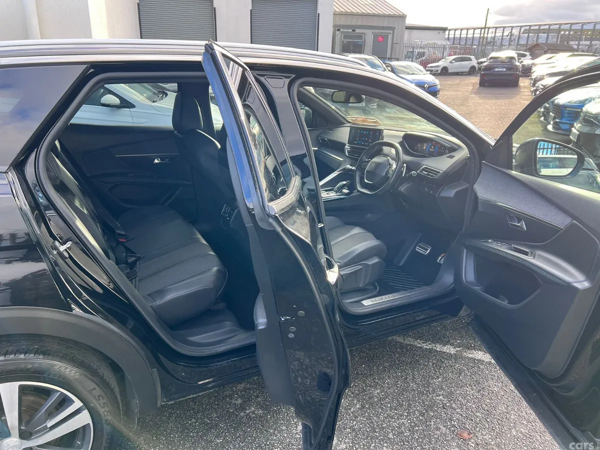 Peugeot 3008 MPV, Diesel, 2023, Black