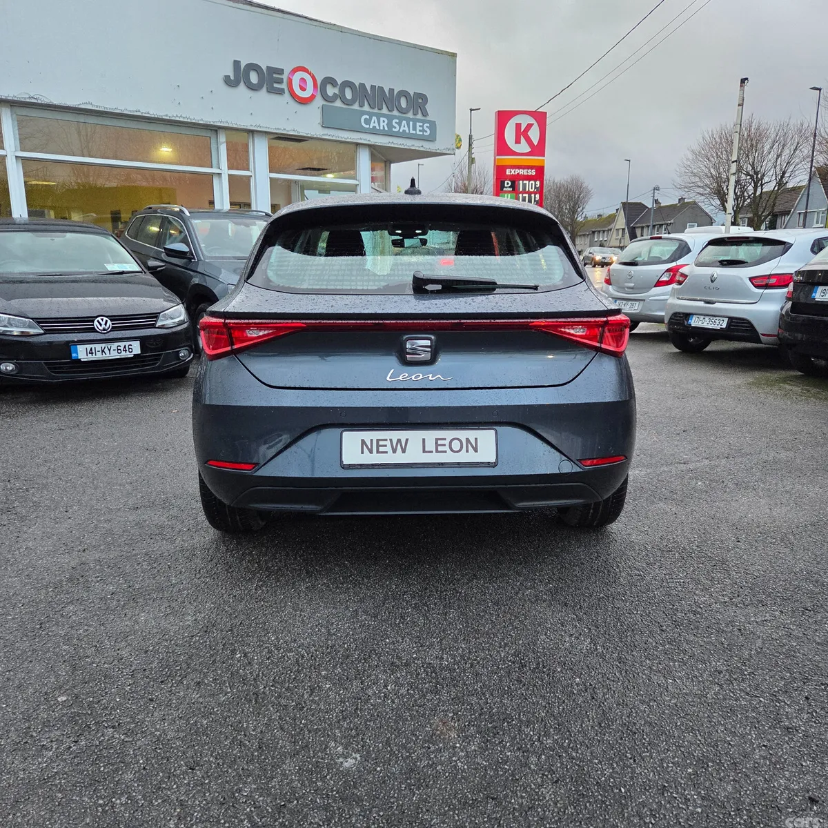SEAT Leon Hatchback, Petrol, 2025, Grey