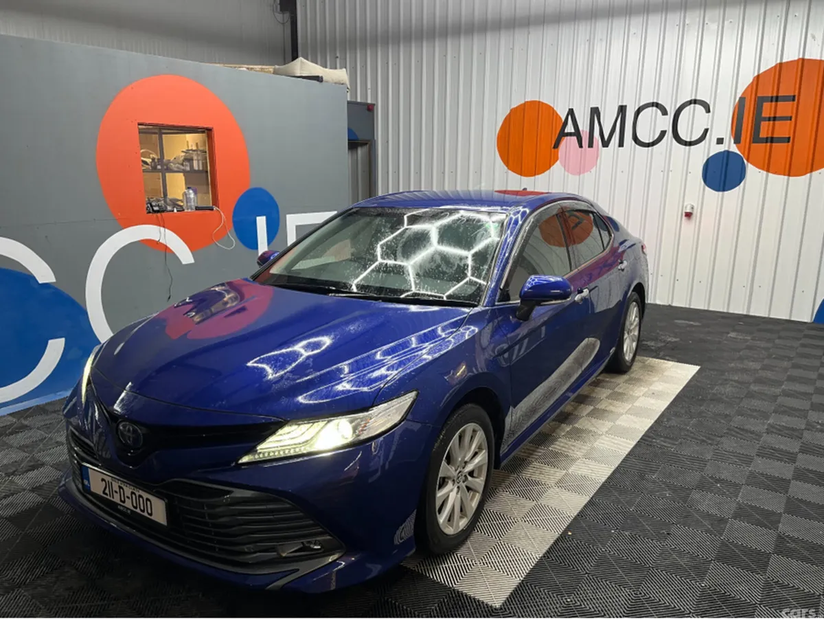 Toyota Camry Saloon, Petrol Hybrid, 2021, Blue