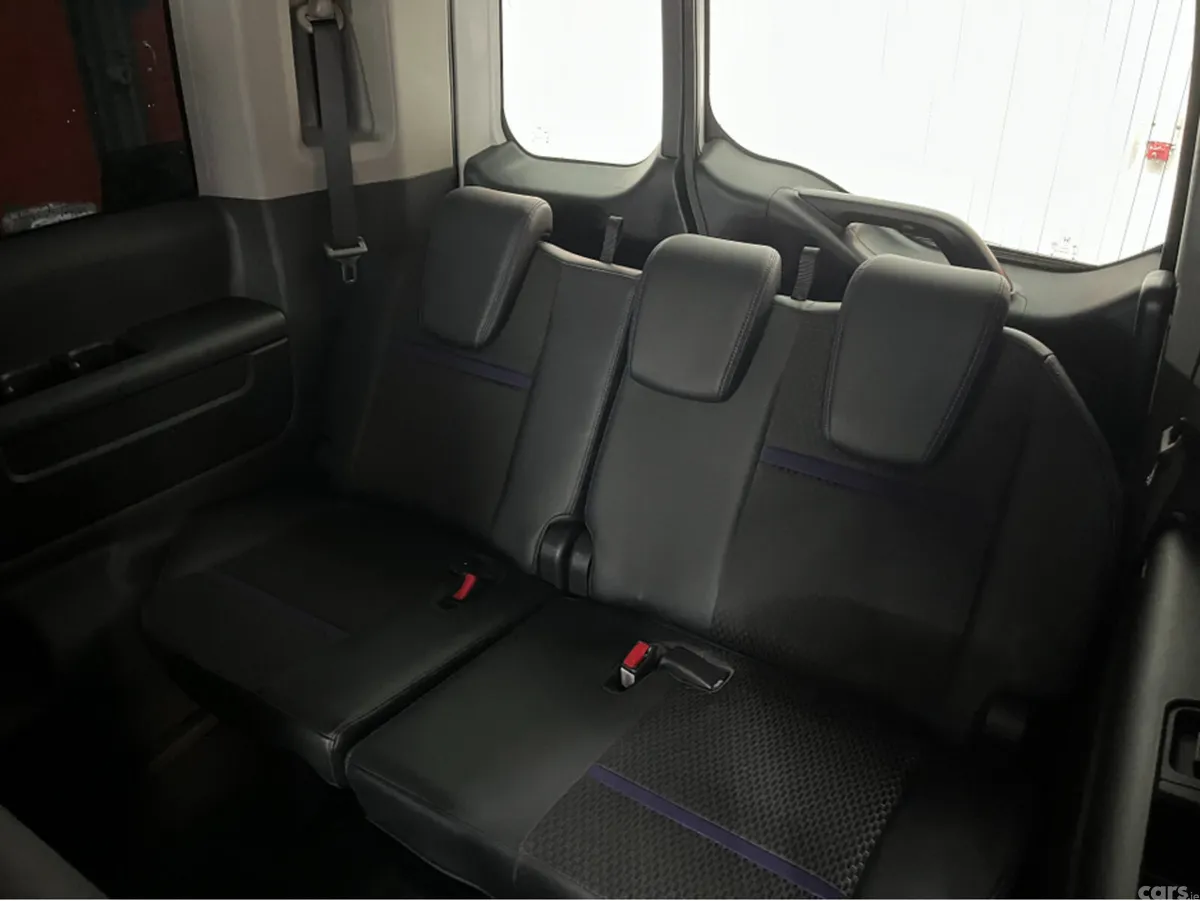 Honda Stepwagon MPV, Petrol Hybrid, 2019, White