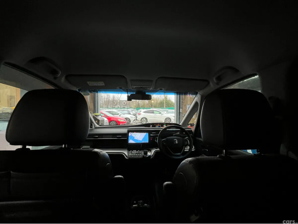 Honda Stepwagon MPV, Petrol Hybrid, 2019, White