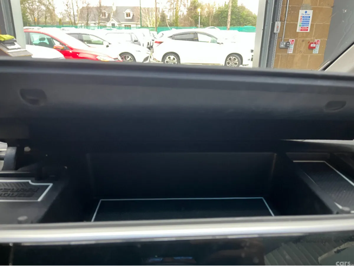 Honda Stepwagon MPV, Petrol Hybrid, 2019, White
