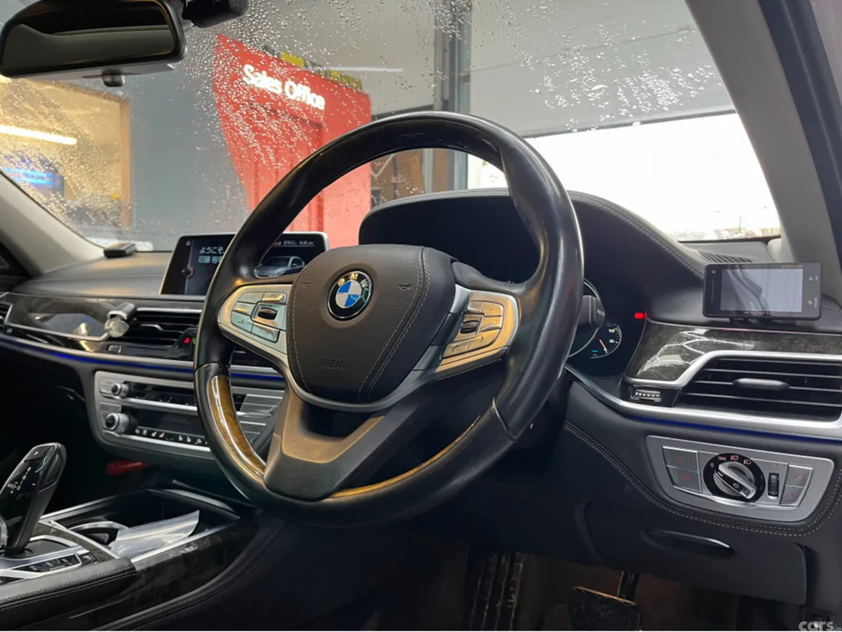 BMW 7-Series Saloon, Petrol Plug-in Hybrid, 2017, White