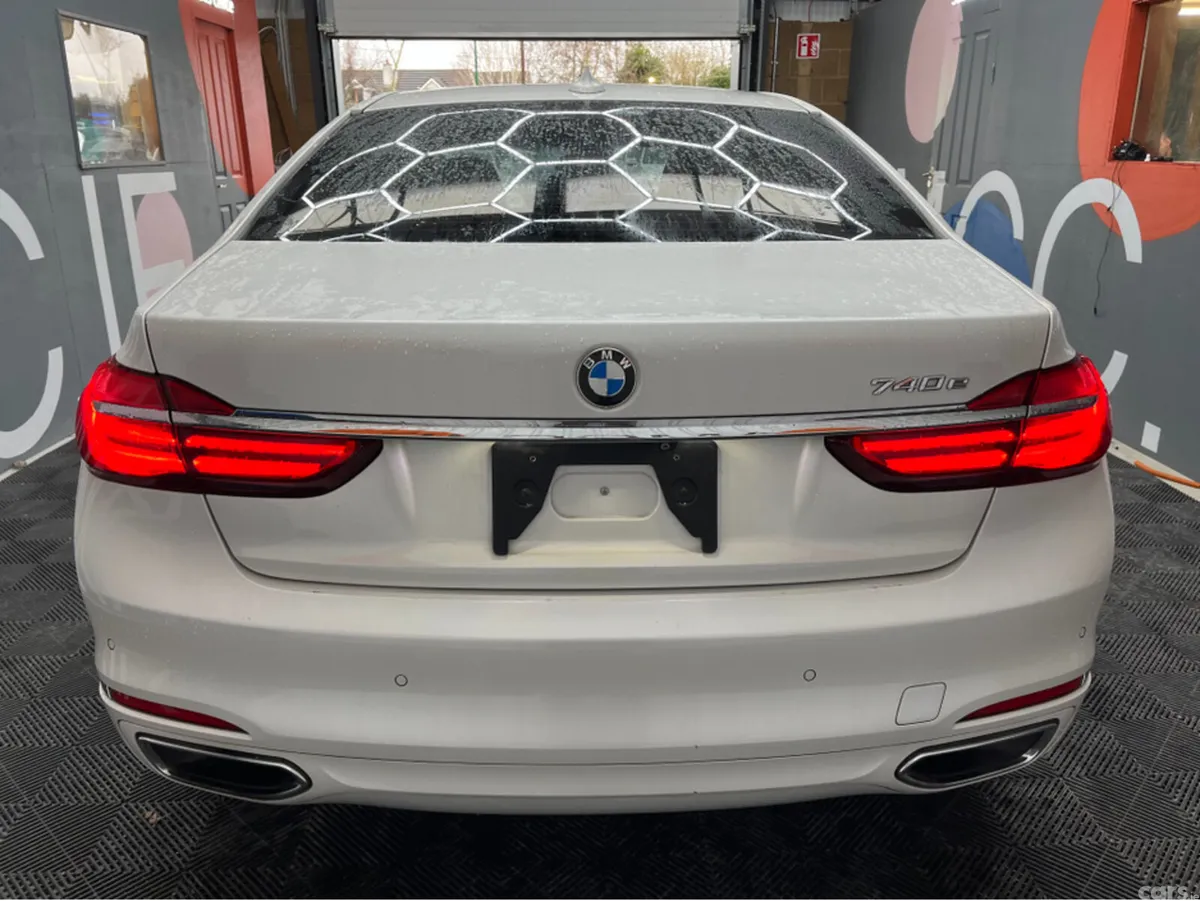 BMW 7-Series Saloon, Petrol Plug-in Hybrid, 2017, White