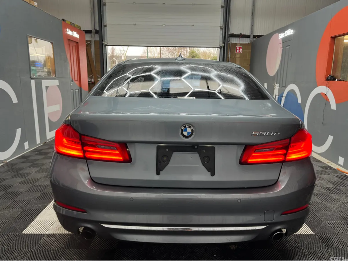 BMW 5-Series Saloon, Petrol Plug-in Hybrid, 2018, Grey
