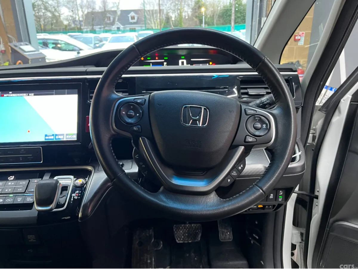 Honda Stepwagon MPV, Petrol Hybrid, 2020, White