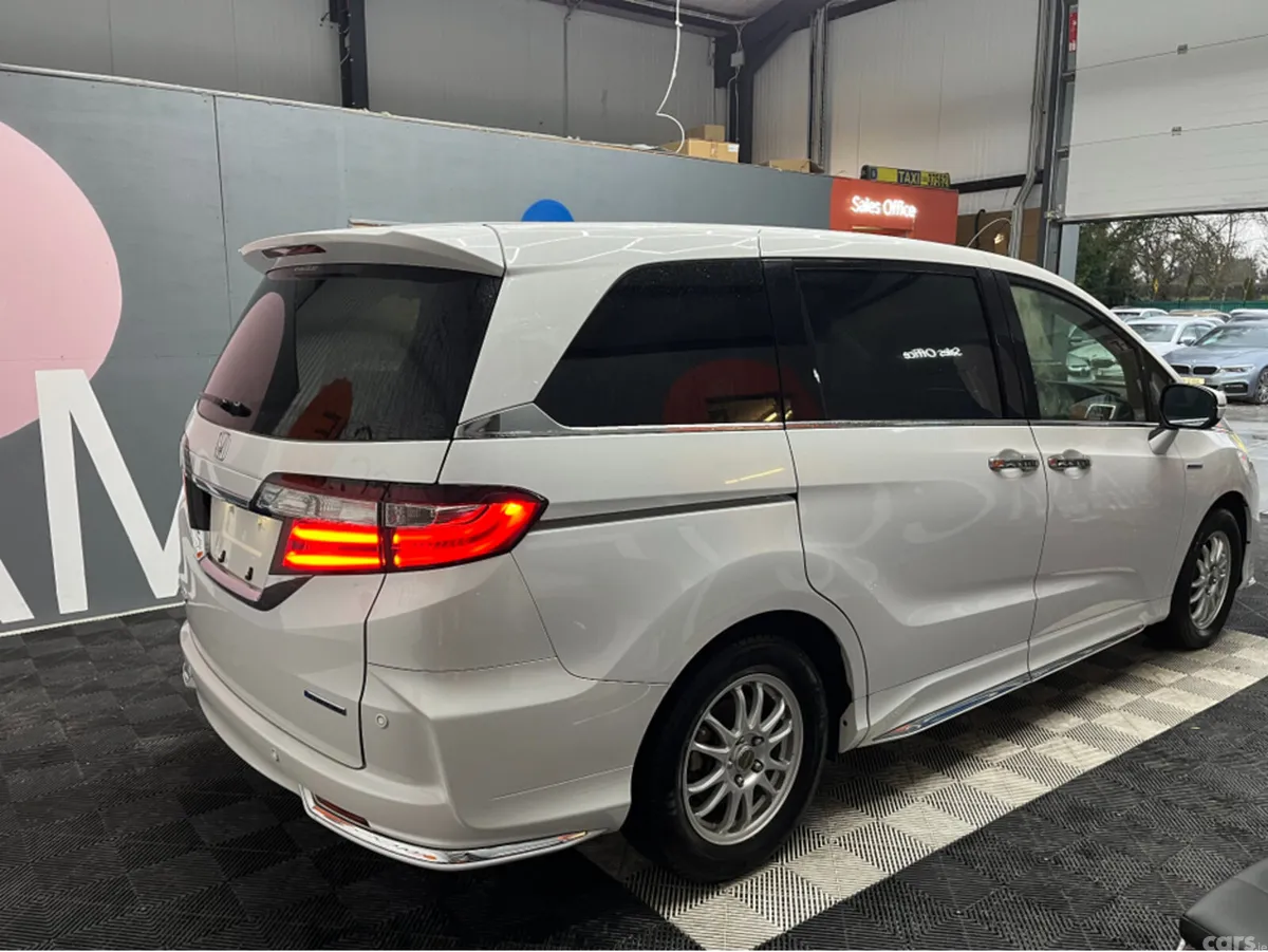 Honda Odyssey MPV, Petrol Hybrid, 2018, White